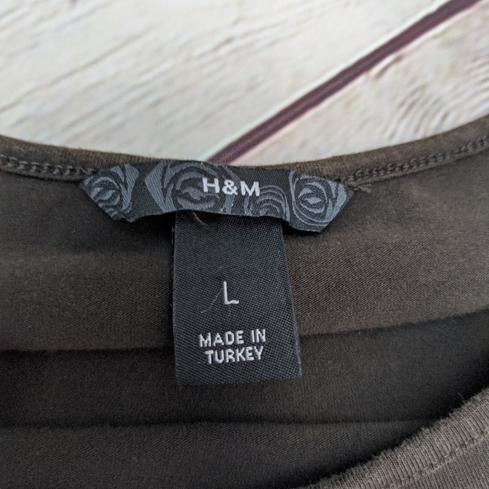 H&M Basic Brown Tee - Picture 5 of 5